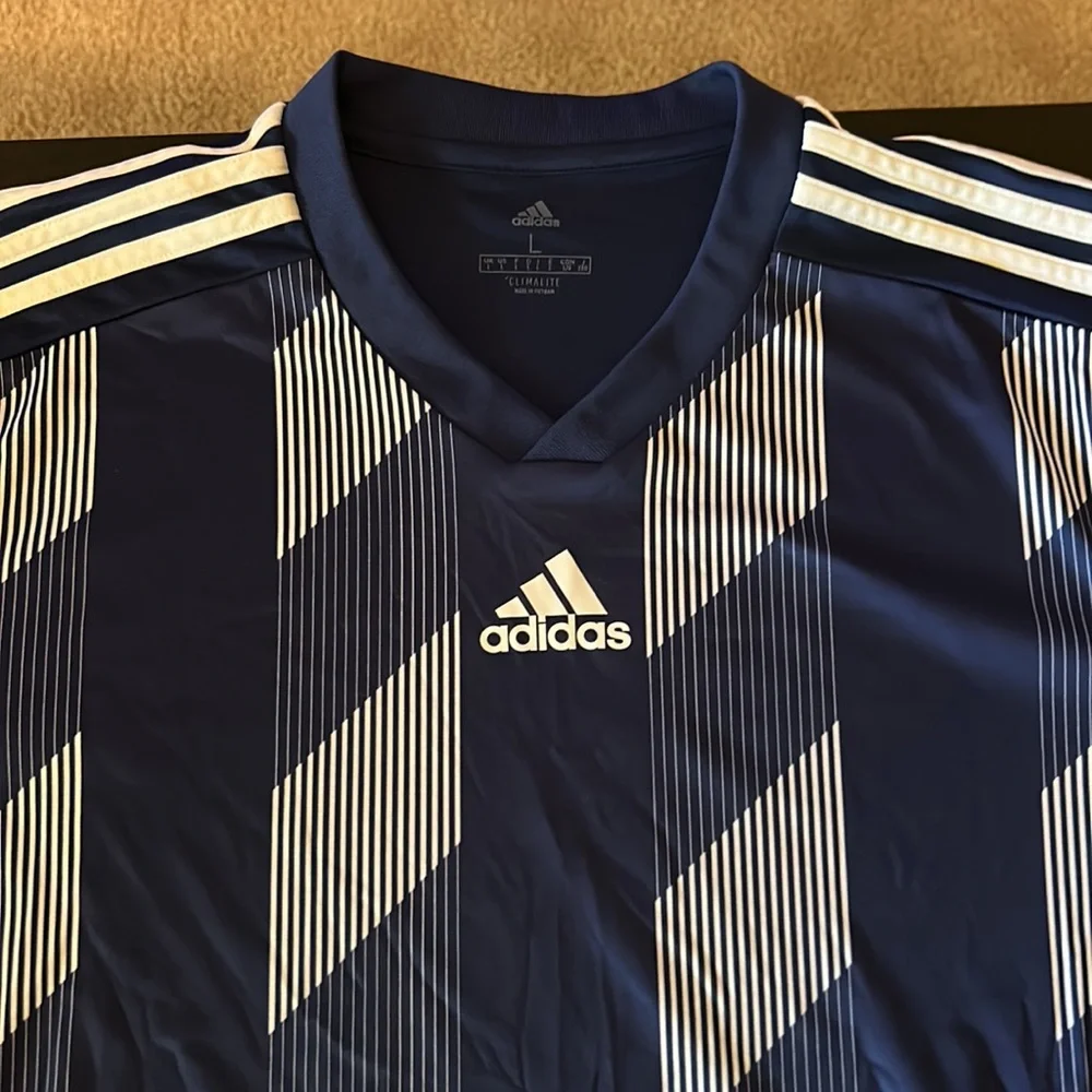 COPY - Adidas top - Picture 2 of 2